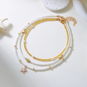 Parure de colliers de plage triple rang avec perles blanches et pendentifs étoiles de mer