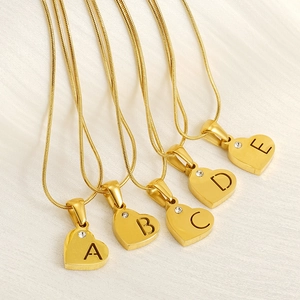 Collier Pendentif Cœur Acier Inoxydable Plaqué Or 18K Initiale Lettre Alphabet Évidée Strass Chaîne Serpent Pour Femme