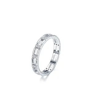 Bague maillons géométriques en argent s925 avec micro-pavage de cristaux de zircon