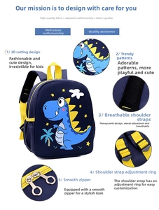 Detalles de la mochila de dinosaurio con correas transpirables y cremalleras de metal