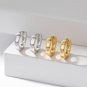 Elegant S925 sterling silver star hoop earrings with zircon in gold and silver finish