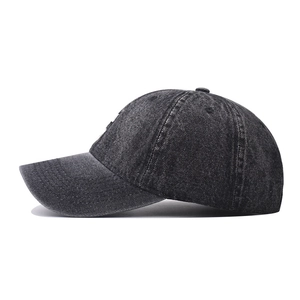 Casquette de baseball en denim gris anthracite délavé avec finition vintage usée
