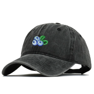 Casquette de baseball en coton gris foncé délavé avec broderie myrtille rétro