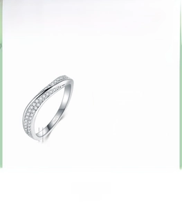 Detailed view of irregular 925 sterling silver ring with cubic zirconia inlay and S925 stamp