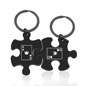 Couples black stainless steel jigsaw puzzle keychains with K and Q king and queen patterns