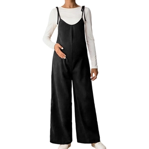 Combinaison de maternité noire à taille haute avec jambe large et haut blanc à manches