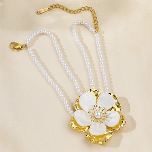 Elegant 18k gold plated stainless steel floral necklace with shell petals and pearls