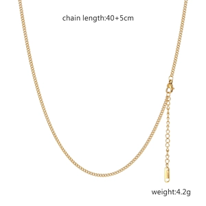 Détail du collier Figaro en acier inoxydable plaqué or 18 carats, chaîne 40+5cm et fermoir
