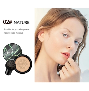 Moisture cushion CC cream in shade 02 Nature with mushroom head applicator and puff