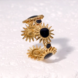 Bague ouverte en acier inoxydable plaqué or 18K avec motifs de tournesol noir vintage
