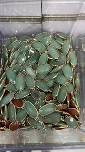 Bulk green faceted oval crystal connectors with gold plated edges for DIY jewelry making