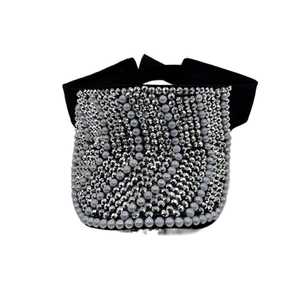 Visière de soleil noire pour femme ornée de perles élégantes et de strass brillants