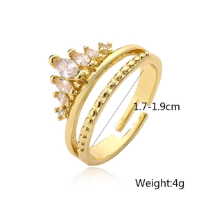 Detail view of gold-plated crown ring with white zircon and 1.7-1.9cm diameter specs