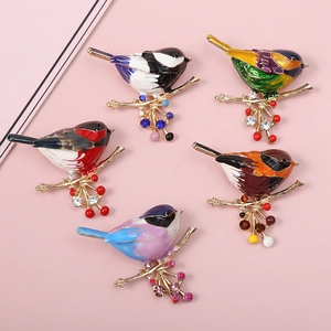 Elegant Bird Brooch For Women Alloy Enamel Animal Pin With Rhinestone Fashion Clothing Accessory