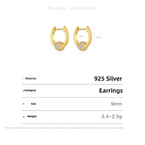 Detail view of S925 silver gold hoop earrings with dimensions 13.8mm and 9mm