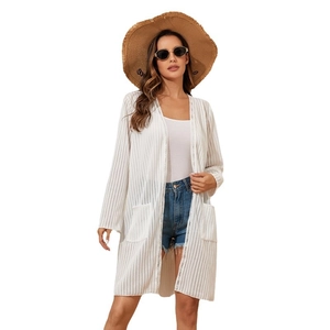 Gilet de plage blanc en maille à manches longues et poches pour maillot de bain