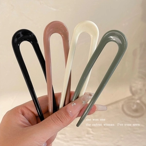 Modern U-shaped hair pins in 4 colors for minimalist buns and daily hairstyling