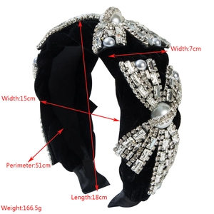 Luxuriöses Samt-Haarband mit glitzernder Strass-Schleife und blauen Perlen