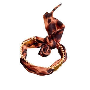 Matt Seidenschal-Hohlarmband mit Leopardenmuster und goldener Kette Modeschmuck