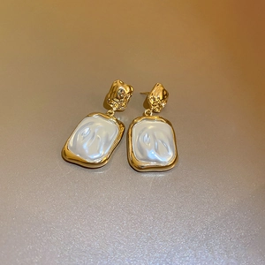 Vintage gold textured rectangle earrings with oversized pearl inlay for women