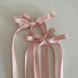 Paar rosa Satin-Haarschleifen im Ballett-Stil mit langen Bändern für Mädchen und Damen
