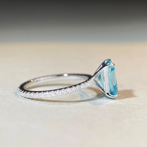 925 silver aquamarine ring with emerald-cut blue gemstone and pavé diamonds