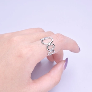 Minimalist silver steel chain ring for men and women featuring adjustable open design