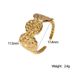 Detailansicht goldener offener Ring mit Webstruktur, 11,5 mm Breite und 17,4 mm Durchmesser