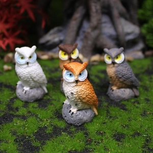 Set of 4 realistic resin owl figurines in various colors for garden micro landscapes