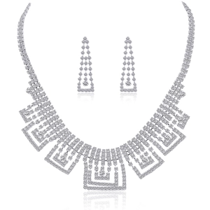 Parure de bijoux de mariée étincelante avec collier et boucles d'oreilles en strass