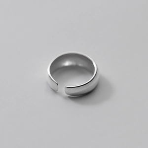 Minimalist S925 sterling silver open ring with smooth polished finish for women