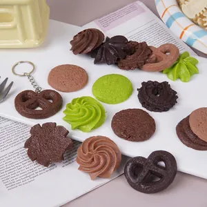 Realistic Simulation Cookie Keychain Artificial Food Model PVC Miniature Biscuit Pendant For Backpack Photography Props