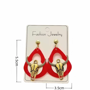 Pendientes vintage de cabeza de toro rojos con medidas de 5.5cm y 3.5cm
