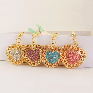 Fashion Zinc Alloy Rhinestone Heart Keychain For Women Creative Hollow Heart Bag Pendant Car Key Ring Romantic Jewelry