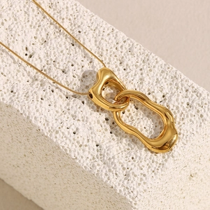 Minimalist 18K gold plated stainless steel necklace with irregular interlocking rings