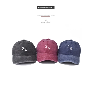 Détail de trois casquettes de baseball en coton délavé avec broderie 24 en 3 couleurs