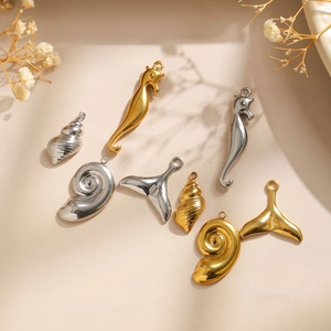 18K gold plated 304 stainless steel sea life pendants with seahorse and seashell shapes