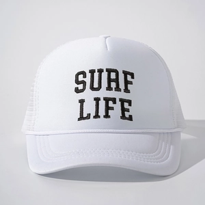 Casquette de camionneur blanche avec broderie Surf Life noire et filet respirant