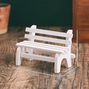 Miniature white wooden park bench for micro landscape decor, 10.5x5.5x7cm size model