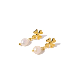 Golden clover earrings with natural white baroque pearls in high-end minimalist style