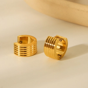 Polished 18K gold-plated chunky ribbed hoop earrings in stainless steel for women
