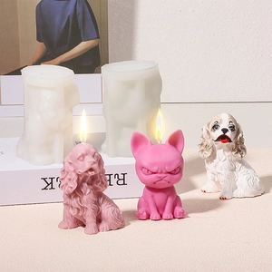 Detailopname van de 3D honden siliconen mal en afgewerkte handgemaakte geurkaarsen