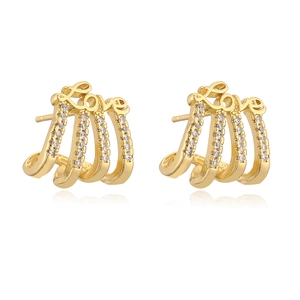 Boucles d'oreilles géométriques dorées avec pierres de zircon et design Love chic