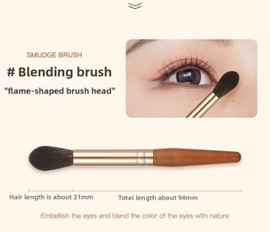 Detail of smudge brush with 21mm flame-shaped bristles and 94mm handle for precise blending