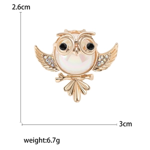 Exquisite pearl owl brooch with golden finish and rhinestones, 2.6cm x 3cm dimension