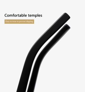 Dettaglio delle aste nere confortevoli con design ergonomico e antiscivolo