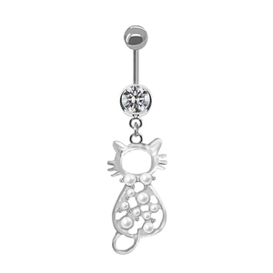 Détail du piercing de nombril en argent avec zircon et pendentif chat avec perles