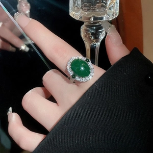 Bague En Agate Artificielle Verte Ovale Vintage Luxe Halo Zircone Cuivre Bijoux De Doigt Réglables Femmes
