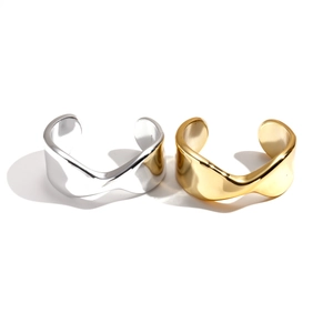 Minimalist wavy geometric open rings in polished gold and silver finishes