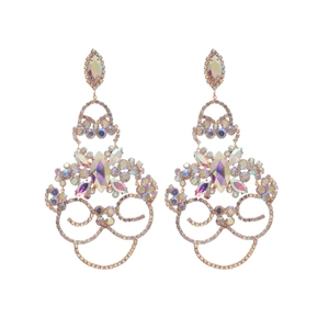 Boucles d'oreilles pendantes en or rose avec fleurs en strass et longs glands brillants
